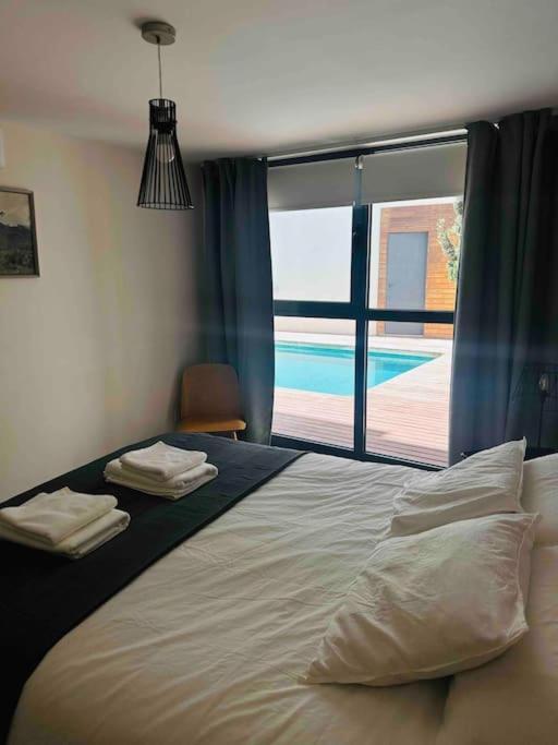 Apartamento Guadalquivir Seville Ngoại thất bức ảnh